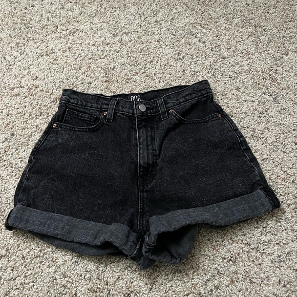 Urban Outfitters Black Mom Shorts - Picture 1 of 3